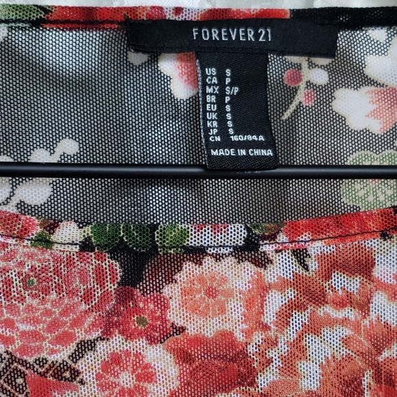 🤍🌹🌸 🐆 FOREVER 21 🐆🌸 Sheer floral Top - Picture 2 of 5